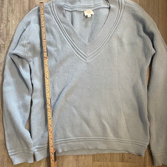 Cyrus light blue, ribbed V-neck sweater size medium - Picture 7 of 15